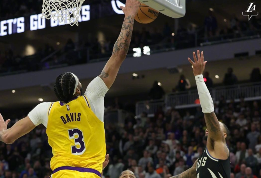  字母哥在勇士比赛中爆冷，出色防守引发热议！-开云入口注册