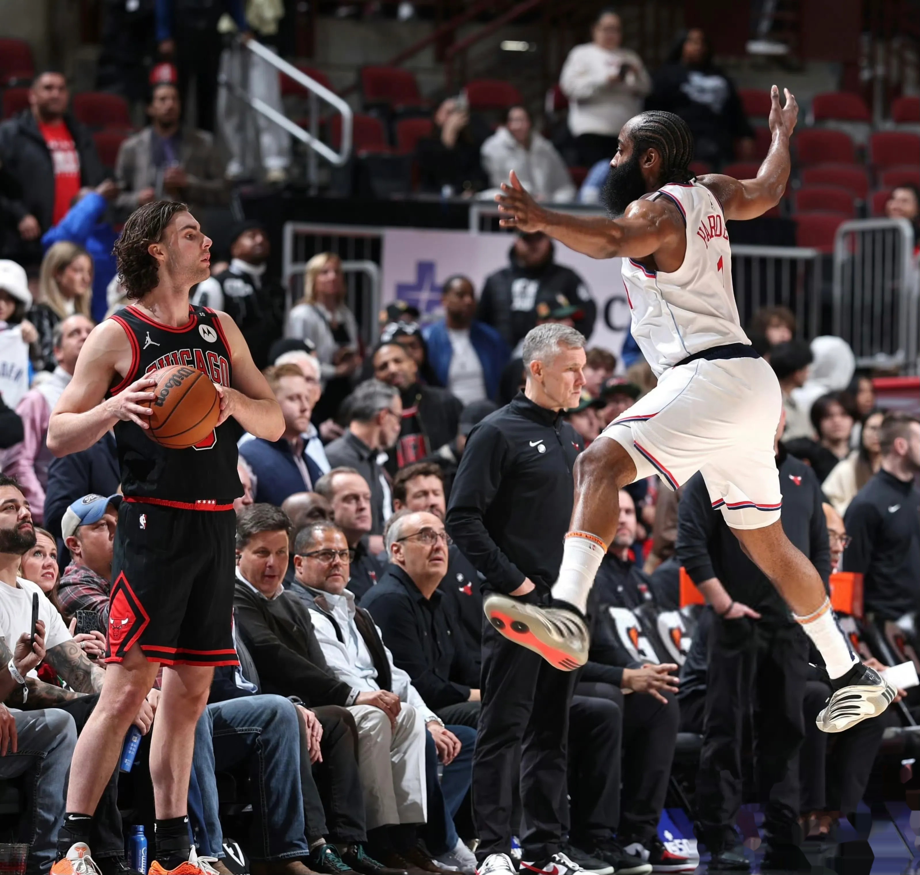  哈登关键节点比分优势明显，曼联带队取胜！-开云入口app